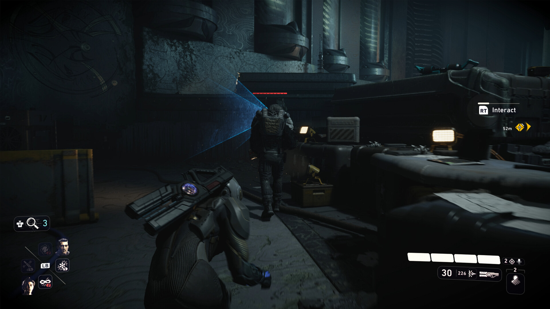 A stealth approach on an unaware guard, showing the companion ability wheel with two crew portraits, the squad-command modifier, an ammunition readout and the scan counter